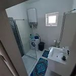 Karlo بيت للعطل