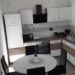 بيت للعطل Karlo *