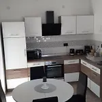 Karlo بيت للعطل