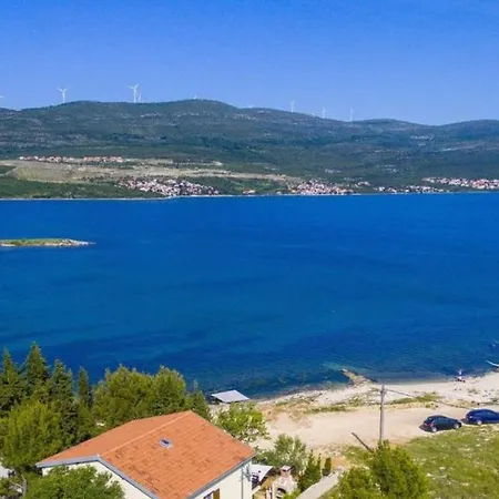 Feriehus Karlo *